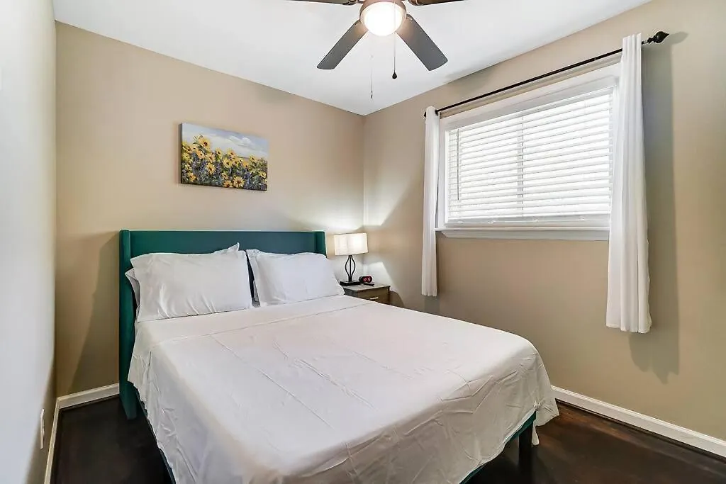 度假居 Charlotte Charm Haven With Outdoor Tv别墅