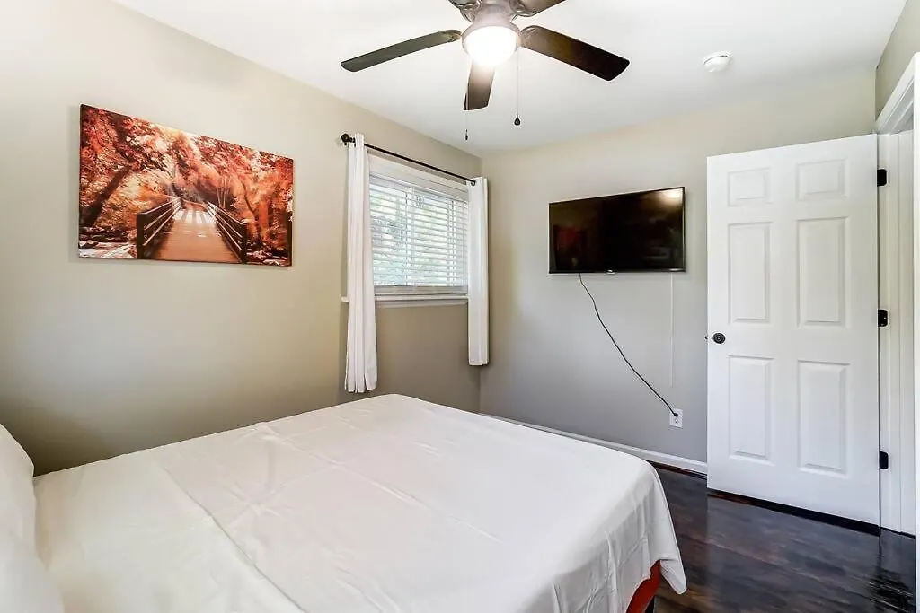 度假居 Charlotte Charm Haven With Outdoor Tv别墅