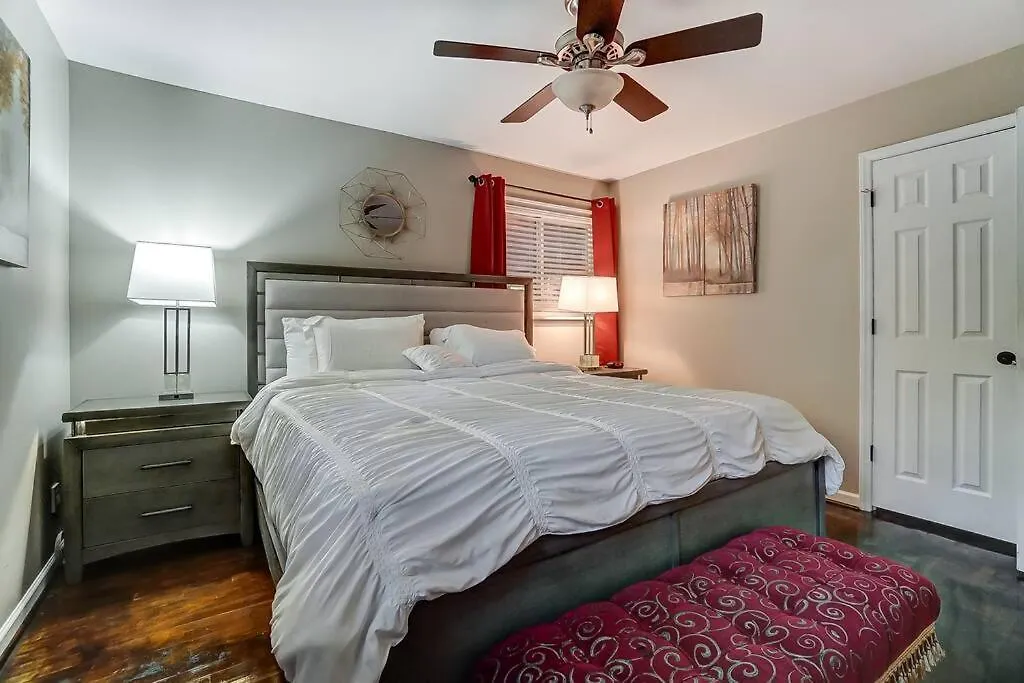 度假居 Charlotte Charm Haven With Outdoor Tv别墅