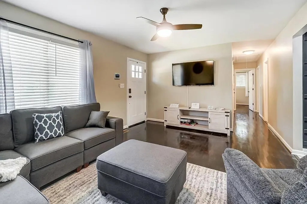 Charlotte Charm Haven With Outdoor Tv Villa